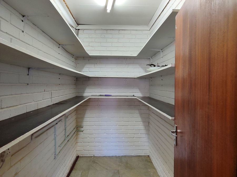 4 Bedroom Property for Sale in Flamwood North West